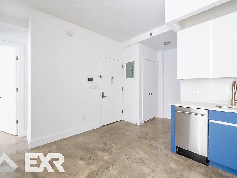 1915 Beverley Rd #204 — Photo 10