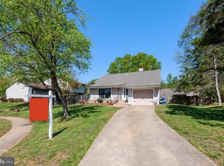 6903 Lichen Ct, Alexandria, VA 22306