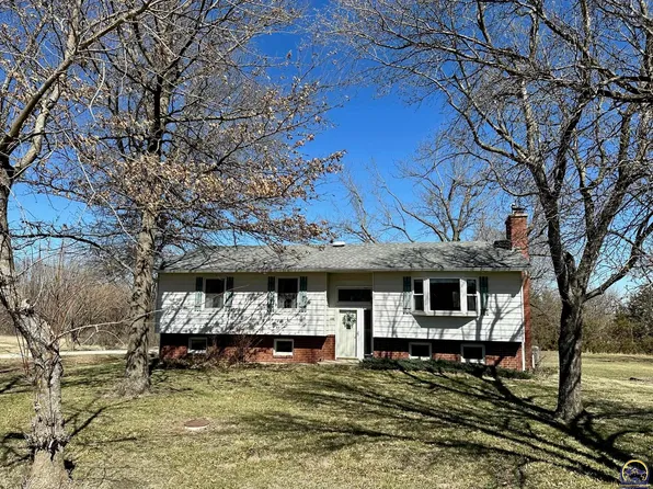 132 W 7th St, Allen, KS 66833