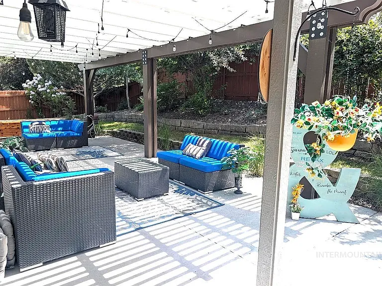 12805 W Berghan St — Photo 10