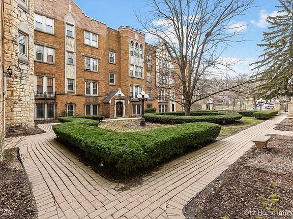 3rd image of 10941 S Longwood Dr Unit 2N