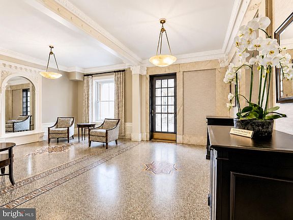 2nd image of 2153 California St NW APT 1