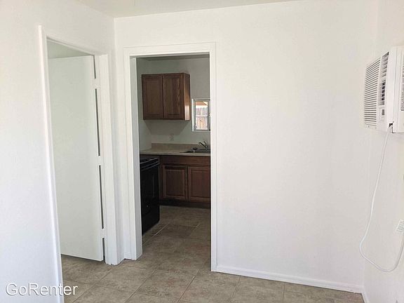 5th image of 412 1/2 W 9th St #21245090-L