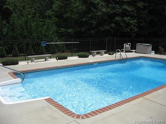 5th image of 157 Creekwood Dr