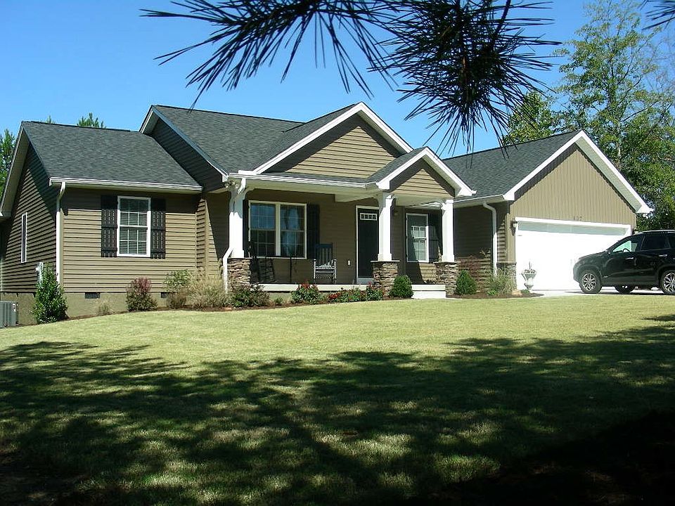 Convenient location: Clemson/Seneca