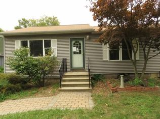 183 Woodcrest Dr, Chicopee, MA 01020