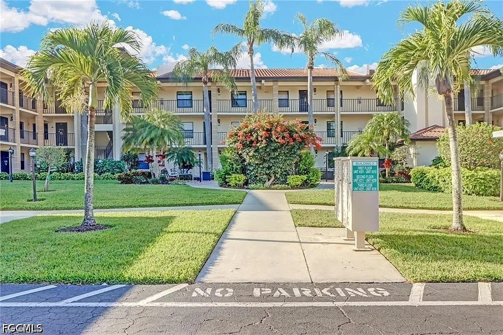 2 bed, 2.0 bath, 1069 sqft, $5,000 — Photo 2