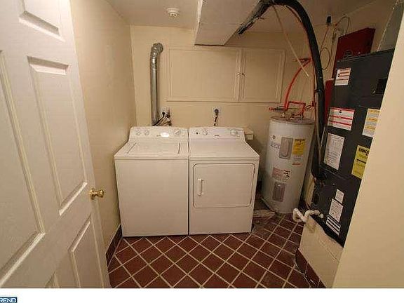 4th image of 1613 Bainbridge St #1