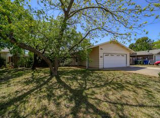 2387 Celestial St, Redding, CA 96002
