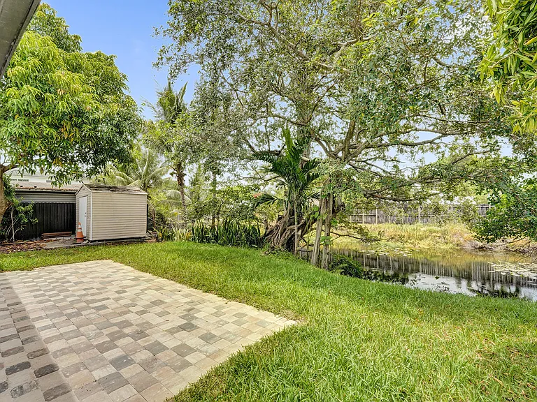 5601 SW 36th Ct — Photo 54