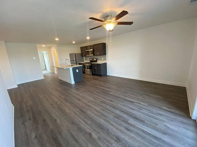 Amelia Place Apartments — Photo 4