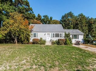 17 Madison Dr, Hudson, NH 03051
