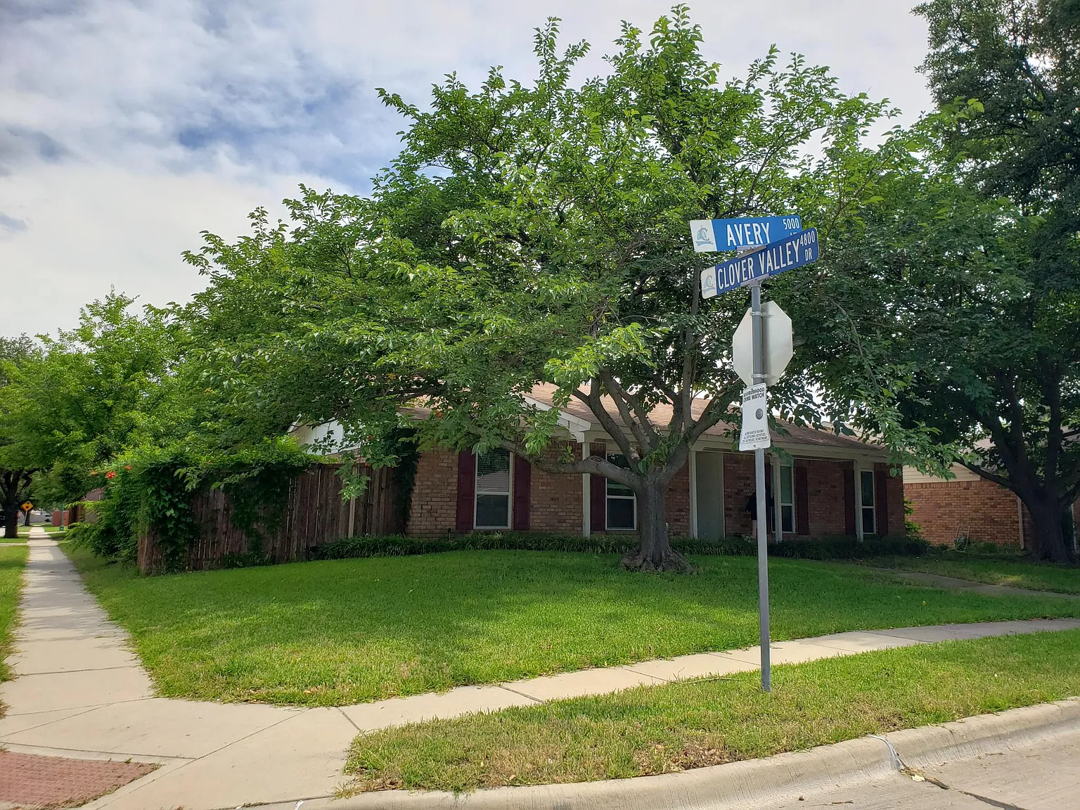3 bed, 1738 sqft, $2,400 — Photo 2