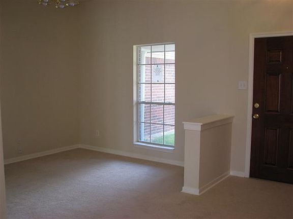 2nd image of 213 Summer Breeze Dr