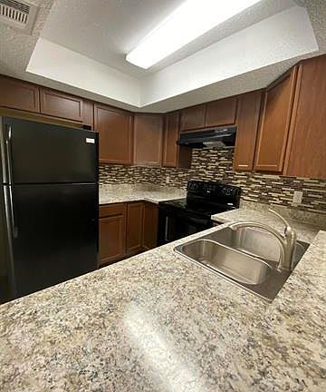 2nd image of 1537 SE Royal Green Cir