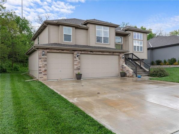 5084 NW Timberline Dr, Riverside, MO 64150