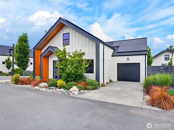2nd image of 3914 Crosswinds Court