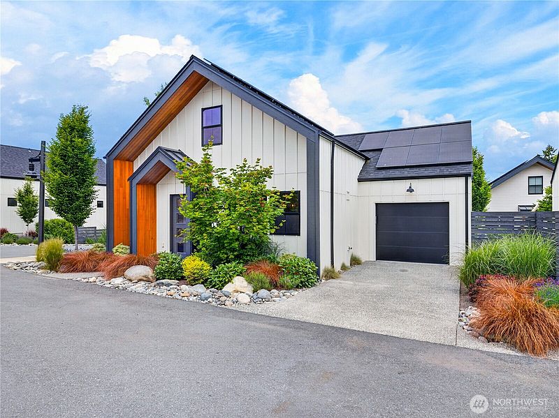 2nd image of 3914 Crosswinds Court