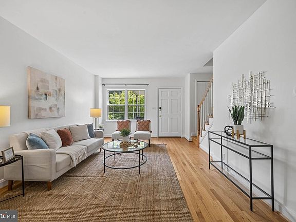 5th image of 1432 Redfern Ave