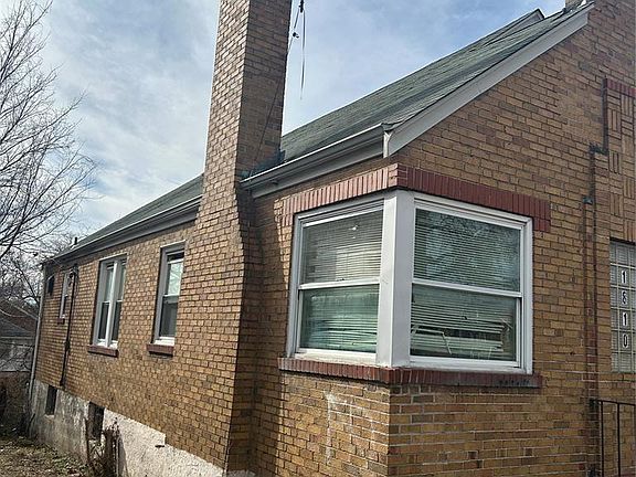 3rd image of 1810 Switzer Ave