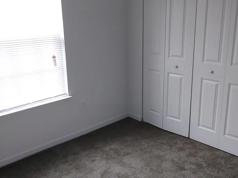 185 - COUNTRY VIEW APARTMENTS — Photo 41