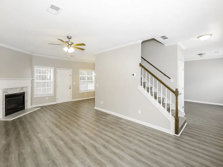 1609 Blossom Dr — Photo 4