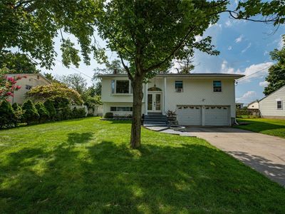 36 Swallow Lane, Brentwood, NY, 11717