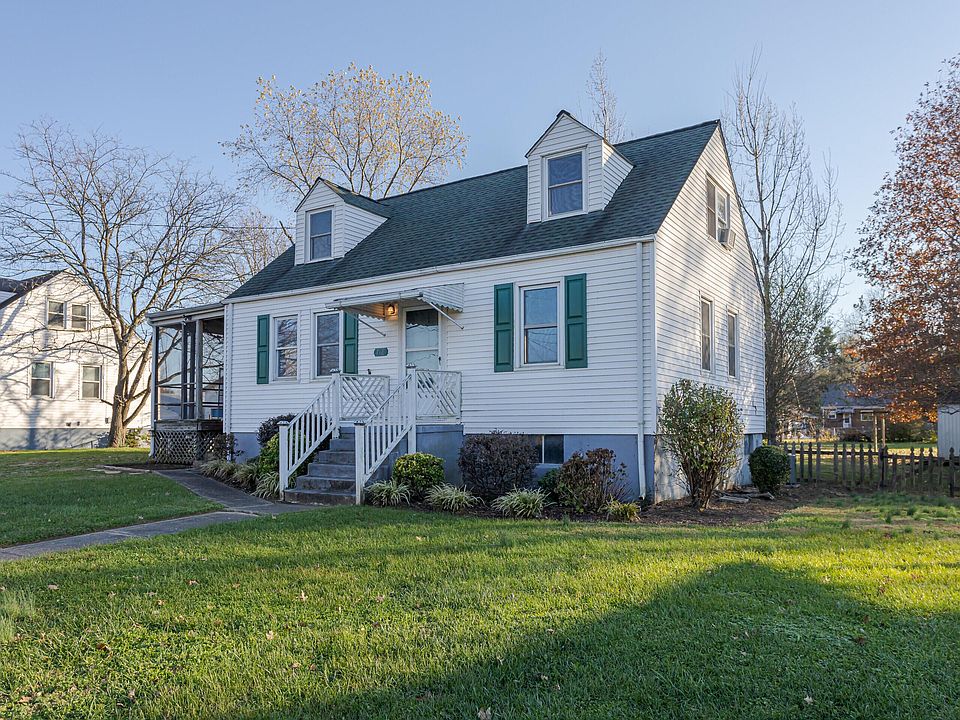 1st image of 712 Yorkshire St