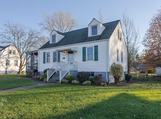 712 Yorkshire St, Salem, VA 24153