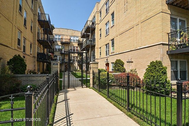 1st image of 4020 N Albany Ave #B-1