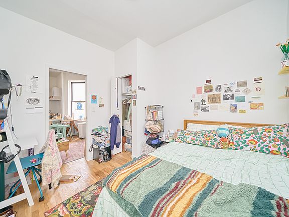 3rd image of 109 Ludlow St APT 17