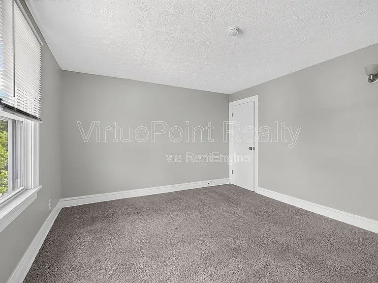 329 S Wayne Ave — Photo 11