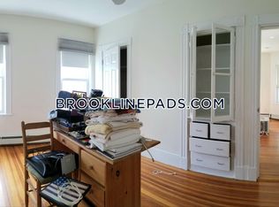 108 Chestnut St #3, Brookline, MA 02445