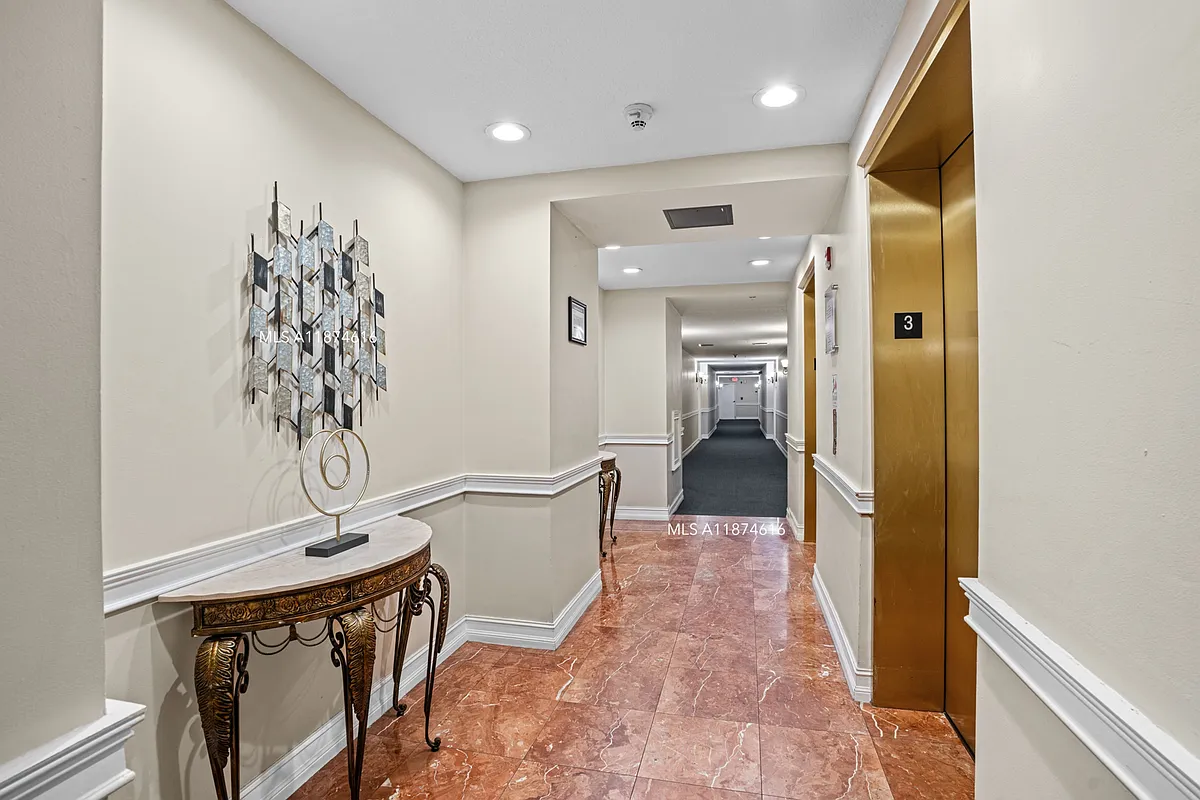 Building Photo - 5271 SW 8th St #315