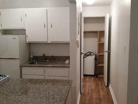 5th image of 168 Norfolk St APT 10
