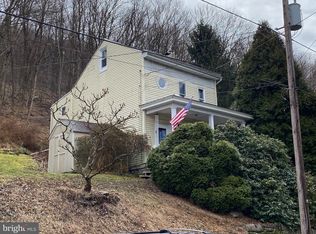 114 W Savory St, Pottsville, PA 17901