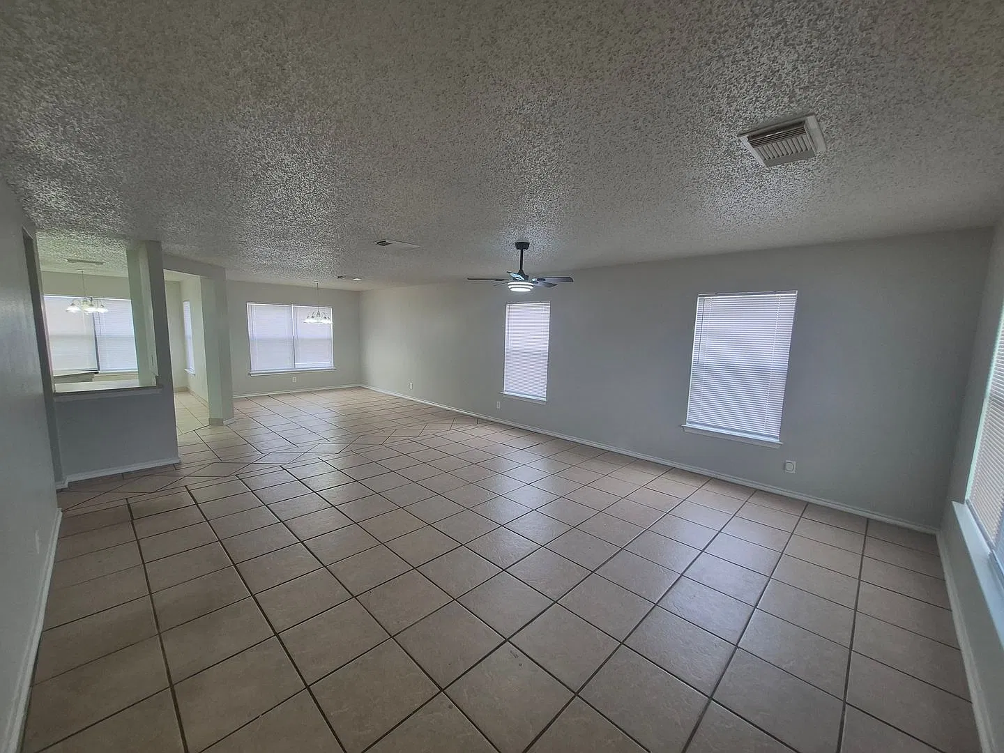 8043 Chestnut Manor Dr., Converse, TX. 78109 — Photo 2