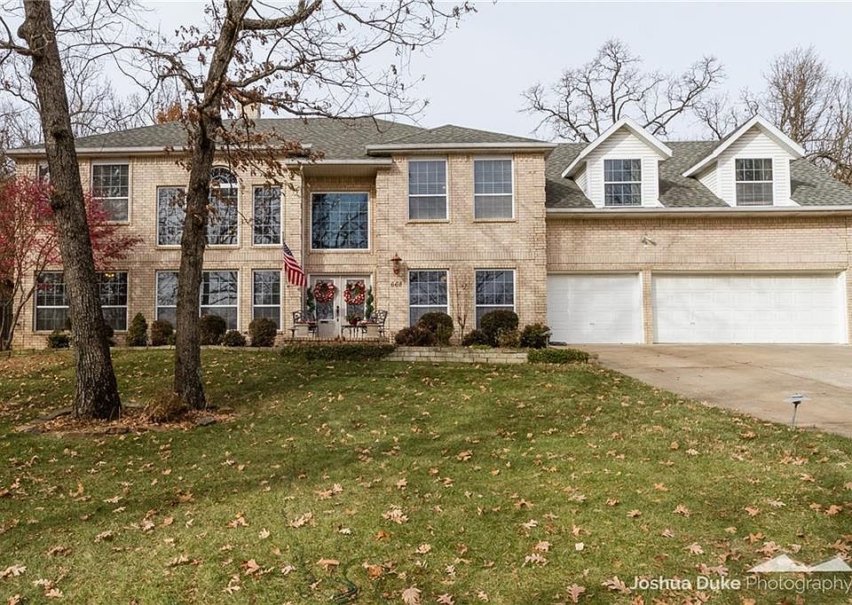 1st image of 668 N Cliffside Dr