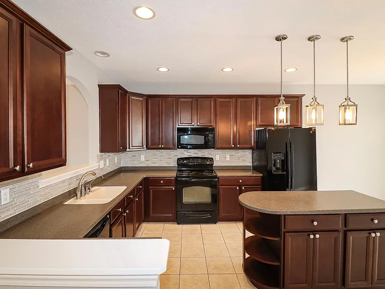 13539 Erlen Dr — Photo 36