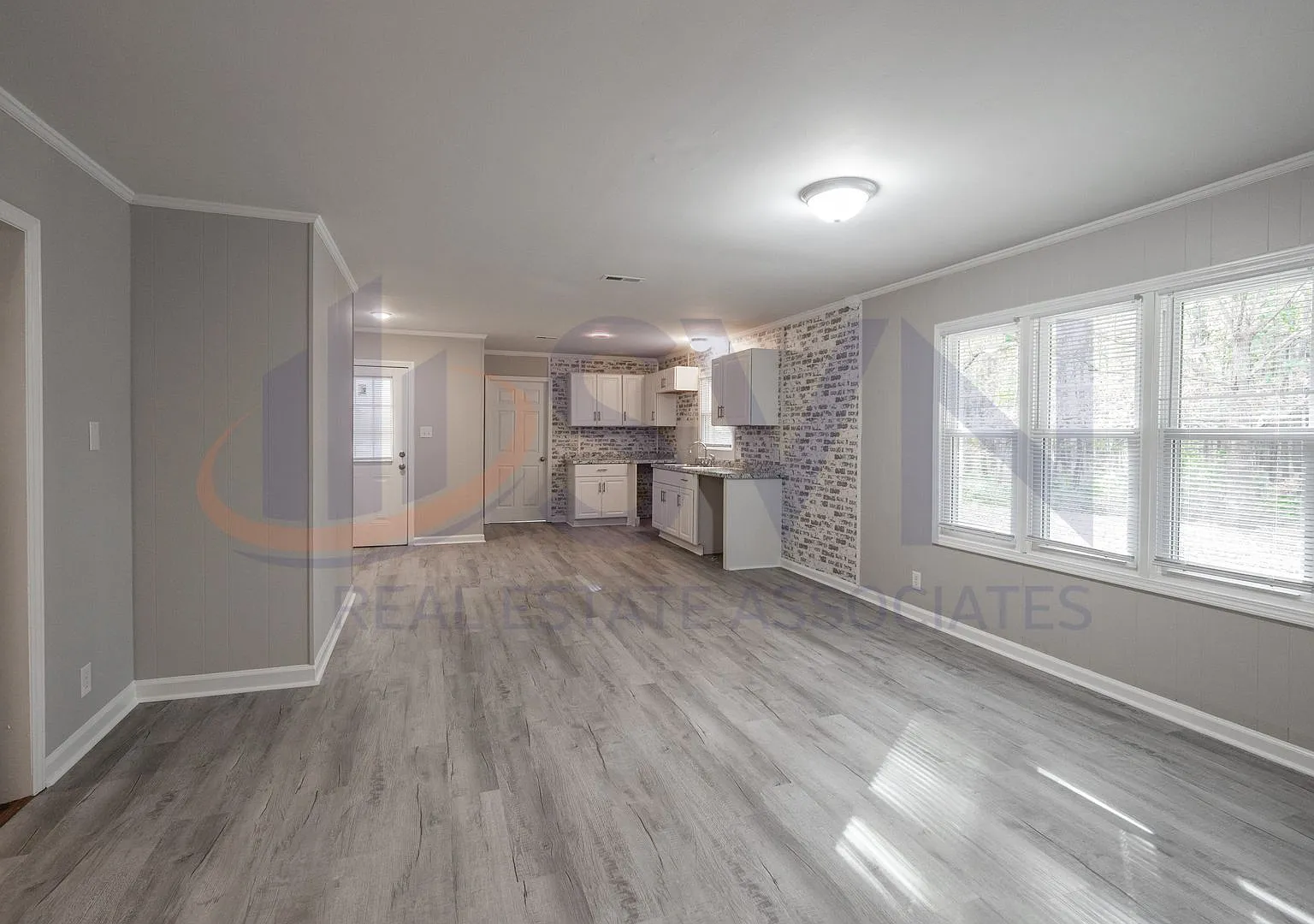 Upgraded Comfort: Charming 3-Bedroom in Durham! — Photo 4