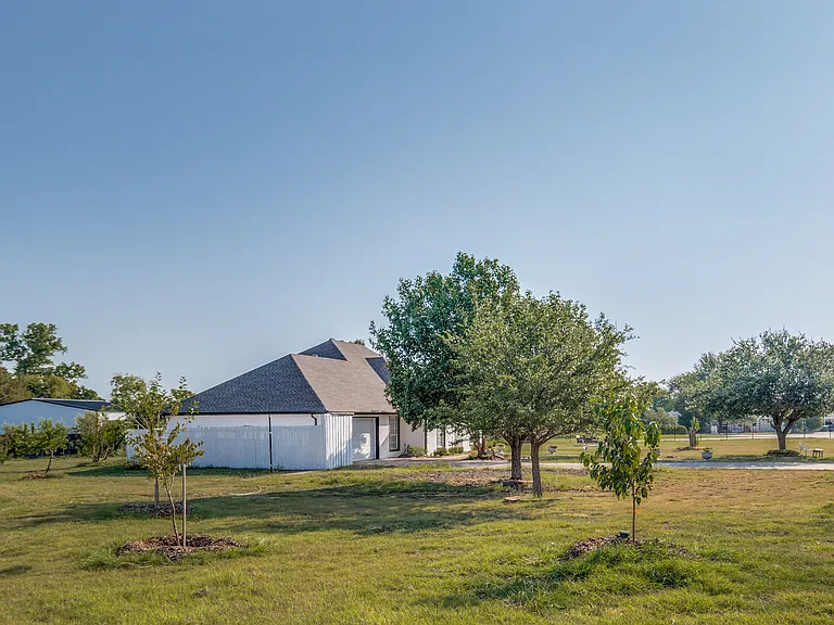 1010 Oakbrook Dr — Photo 19