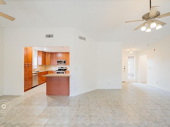 2nd image of 7815 W Willow Ave