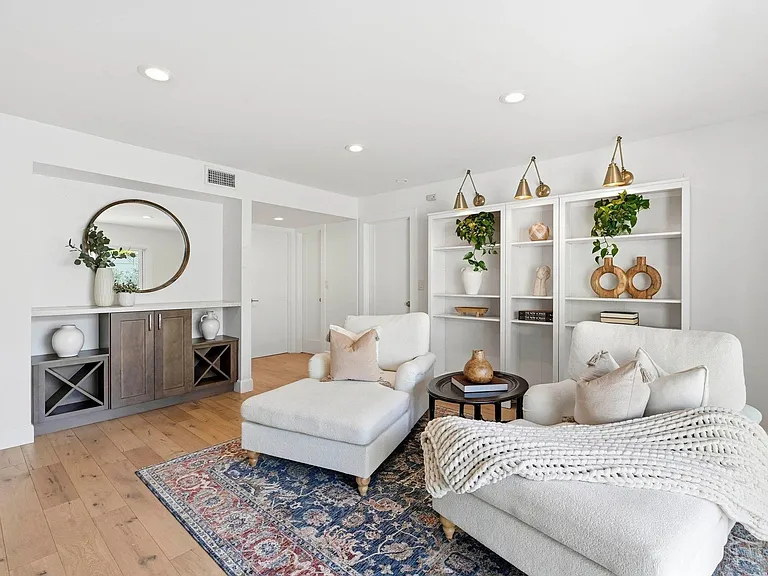 114 Cerro St — Photo 16