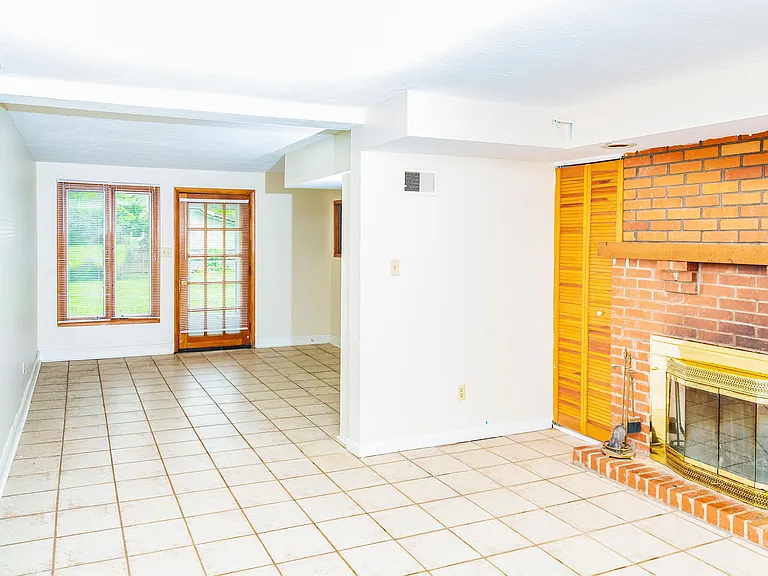 657 Montclair Dr — Photo 20