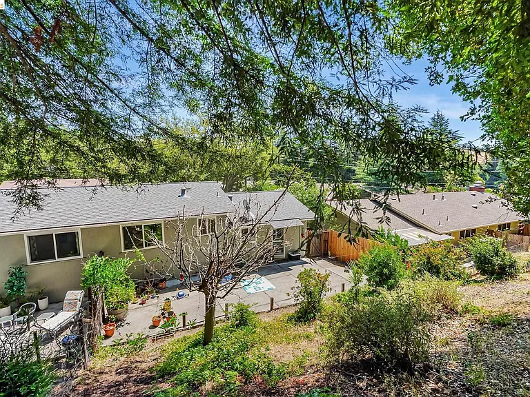 2050 Donald Dr — Photo 18
