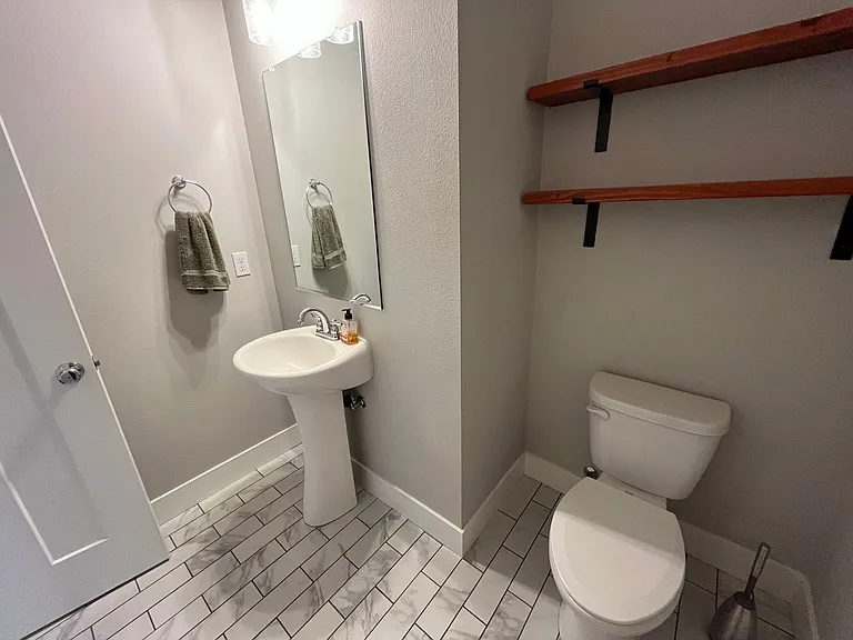15675 NE Clackamas Ct — Photo 27