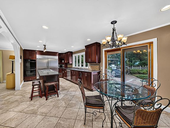 4th image of 54744 Merrifield Dr