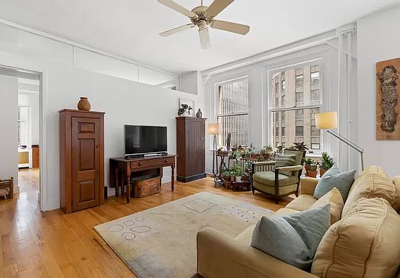 4th image of 26 Beaver St APT 8
