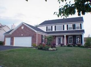 684 Manhattan Cir, Oswego, IL 60543