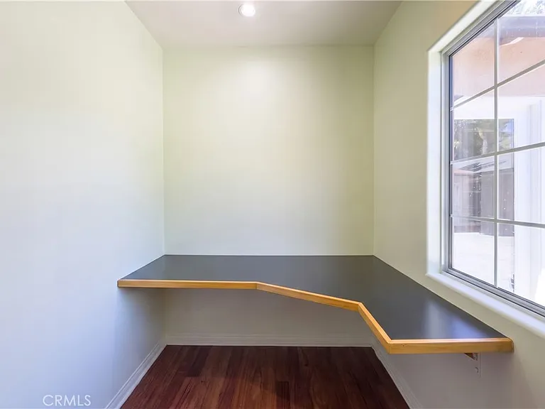 4722 Ventura Canyon Ave — Photo 22